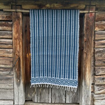 Kaltsuvaip sinine hall käsitöö Loko